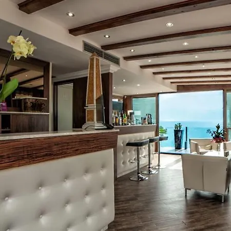 Borromeo Hotel 3*
