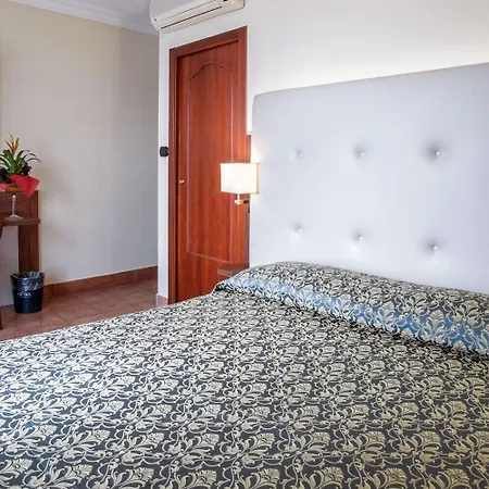 Borromeo Hotel 3*